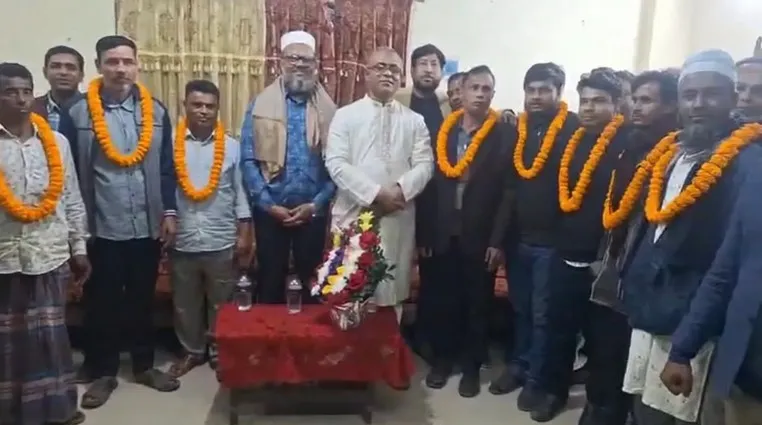 বিএনপিতে যোগ দিলেন আ.লীগের ১৫ নেতাকর্মী